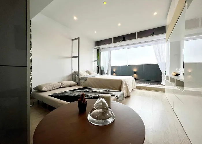 Skyline Coruna * آكورونيا