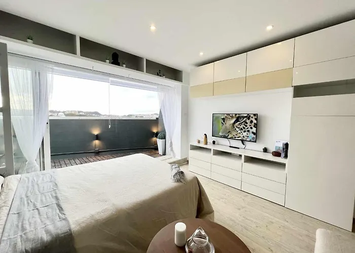 Skyline Coruna شقة *